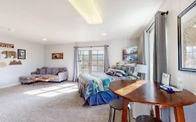 Couples Hideout In Heart Of Oakhurst